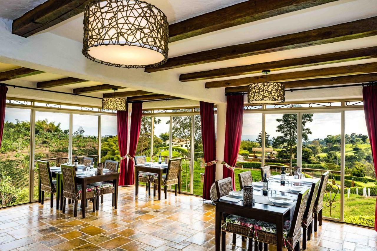 Hotel Estrella Del Monte Armenia  Buitenkant foto